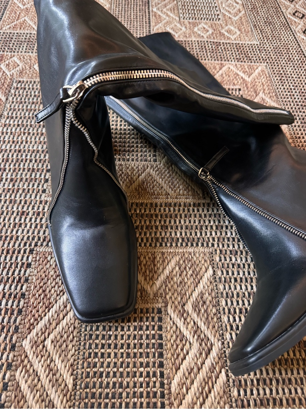 TORGEIS Black Shylah Tall Square Toe Zippered Boots Size 8 - Picture 4 of 11